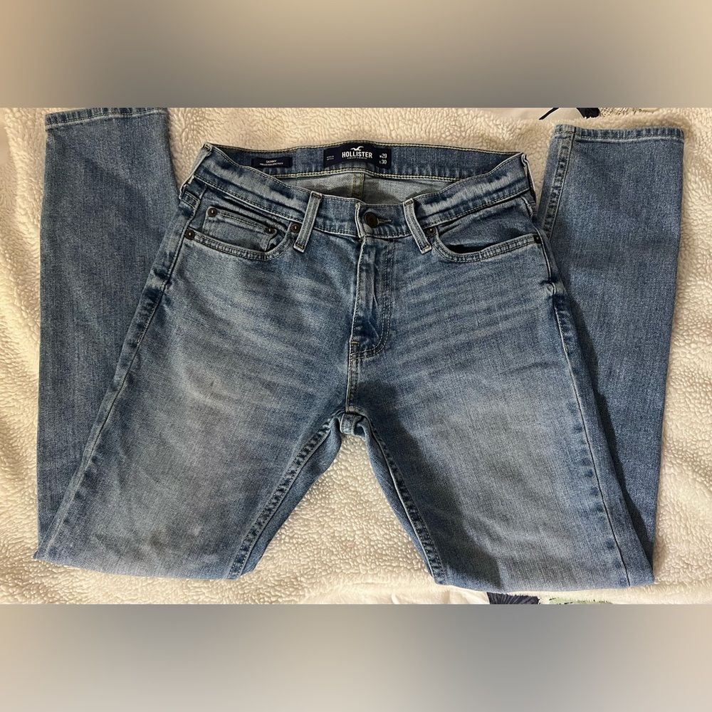 Hollister Men’s epic flex skinny jeans.